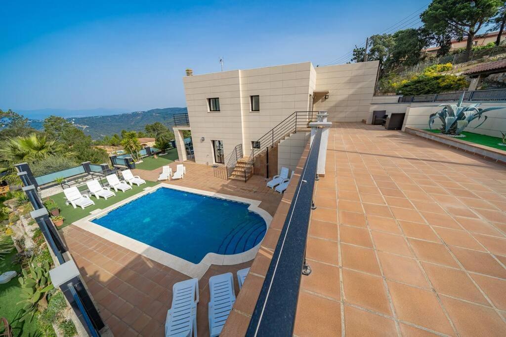 Aurore, 12 Persons, Large Salt-water Pool, Air Conditioning Lloret de Mar